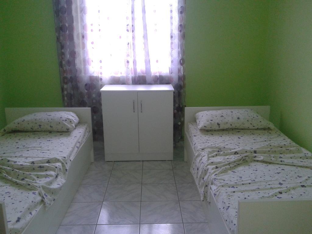 Shehu'S House Villa ซารานเดอ ภายนอก รูปภาพ